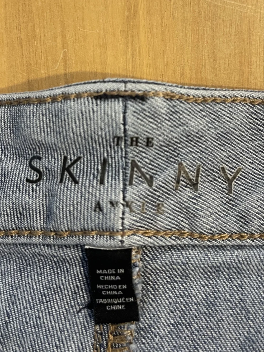 White House Black Market Womens Classic Denim Embroidered Skinny Jeans Size 14 - Picture 4 of 5